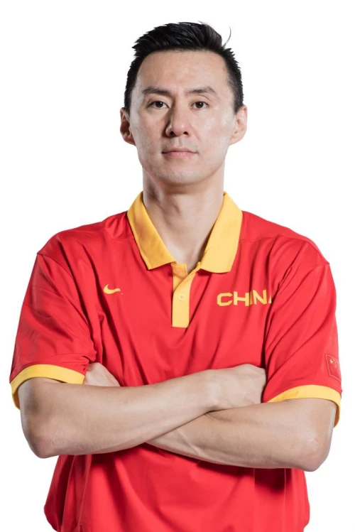 如何通过快攻训练提高球员的速度和灵活性?_0